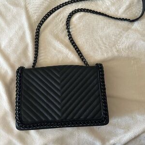 Elegant Black Quilted Chain Shoulder Bag
